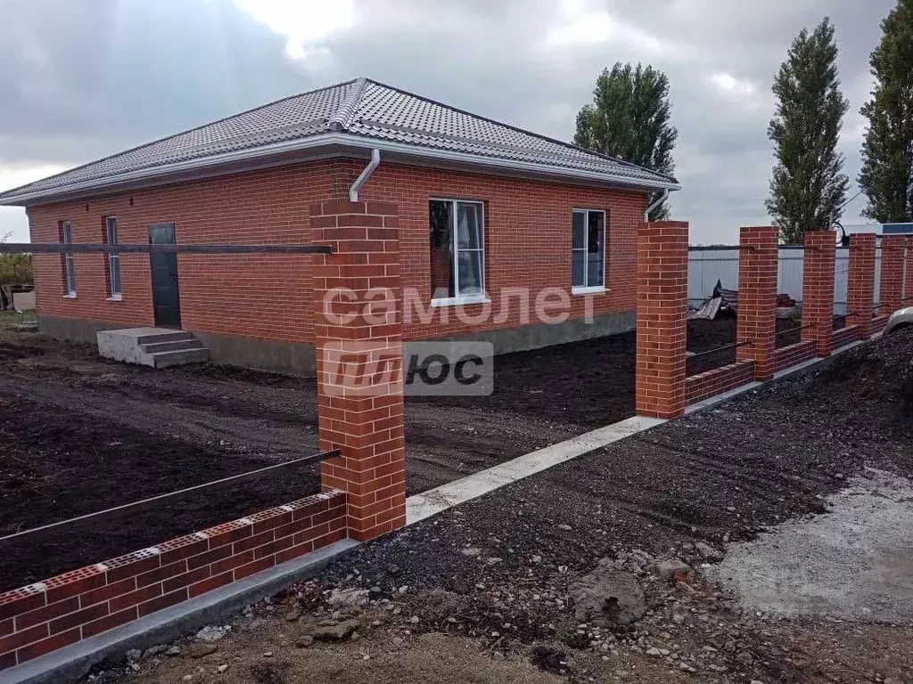 Дом в Краснодарский край, Динской район, Мичуринское с/пос, пос. ... - Фото 1