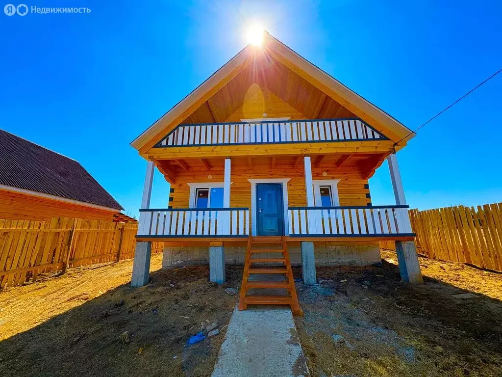 Дом в Иркутская область, Качугский муниципальный округ, село Карлук ... - Фото 1