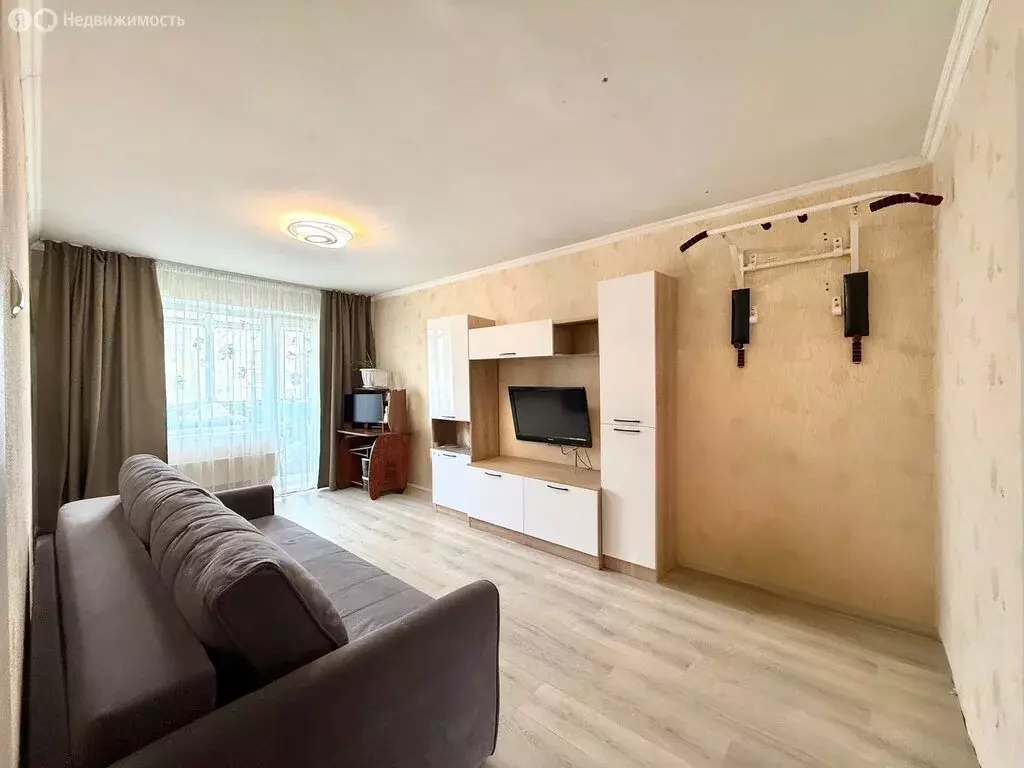 2-комнатная квартира: Саяногорск, микрорайон Заводской, 54 (43.7 м) - Фото 1