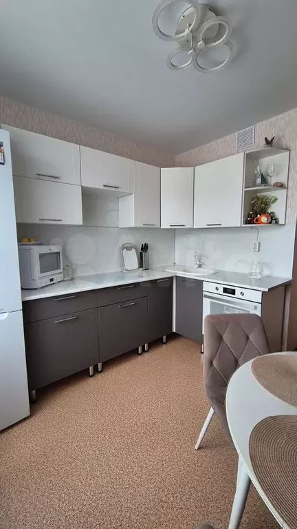 2-к. квартира, 60,4 м, 15/17 эт. - Фото 1