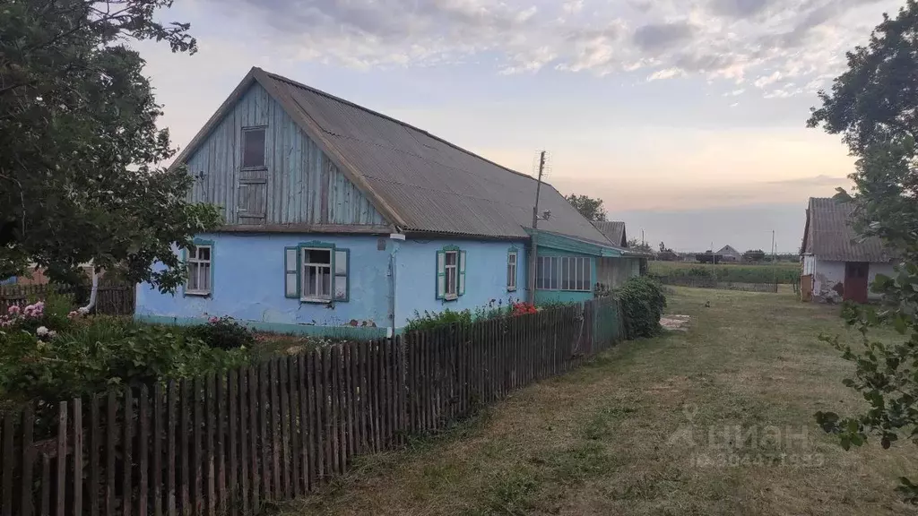 Дом в Оренбургская область, Александровский район, Ждановский ... - Фото 0