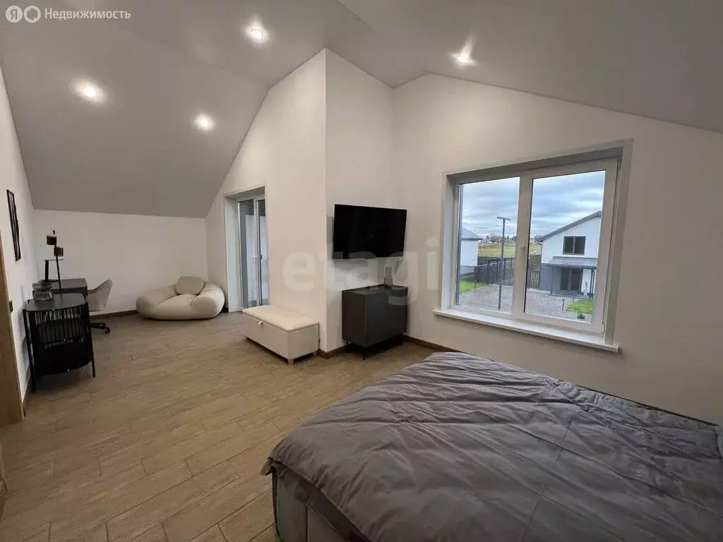 Дом в Ярославский муниципальный округ, деревня Зверинцы (100 м) - Фото 1