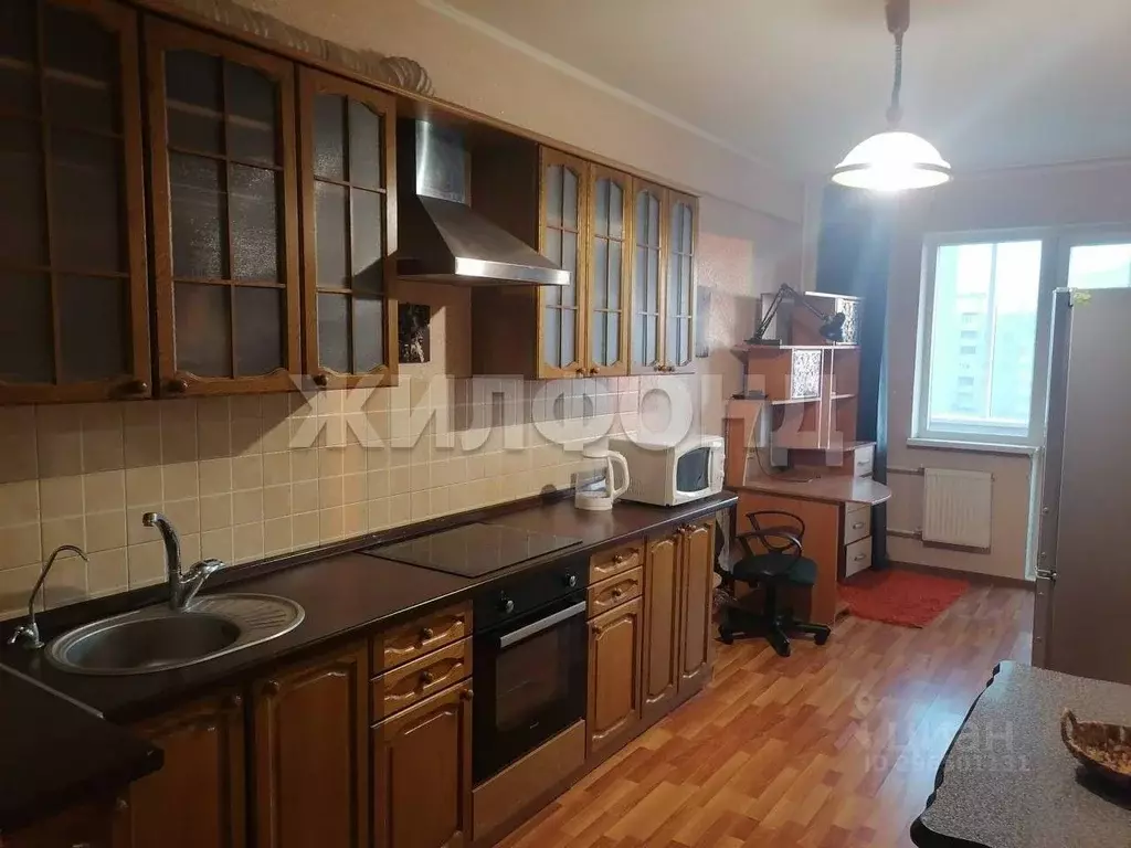 1-к кв. Белгородская область, Белгород ул. Апанасенко, 97 (64.3 м) - Фото 0