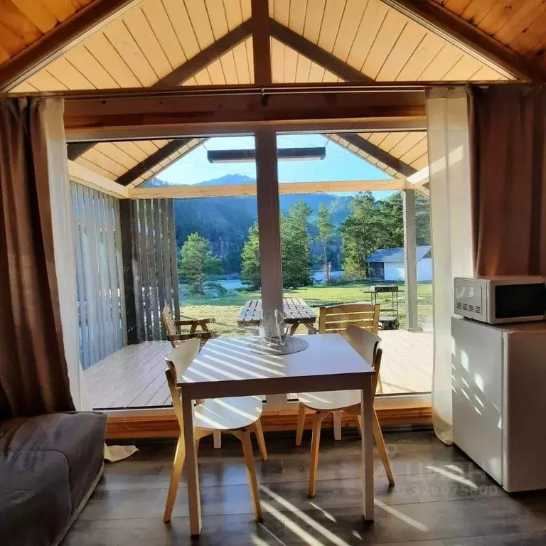 Дом в Алтай, Чемальский район, с. Чемал ул. Прикатунская, 49 (20 м) - Фото 1