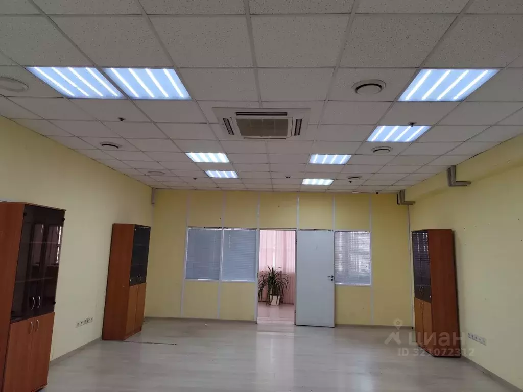 Офис в Свердловская область, Екатеринбург ул. Крестинского, 44 (72 м) - Фото 1