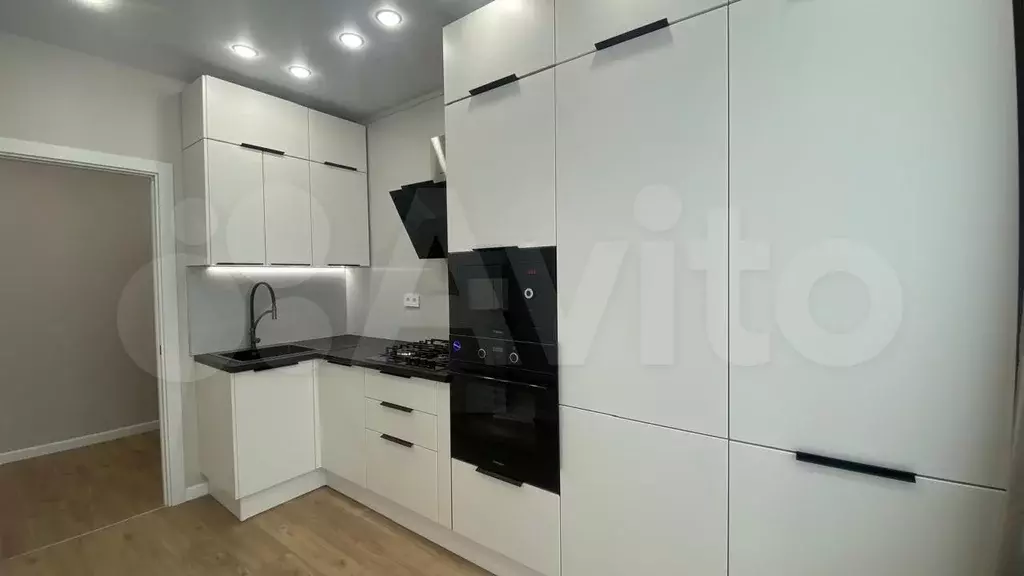 1-к. квартира, 40 м, 1/9 эт. - Фото 0