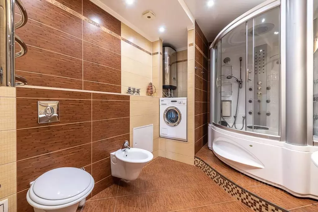 4-к кв. Свердловская область, Екатеринбург ул. Радищева, 18 (125.0 м) - Фото 1