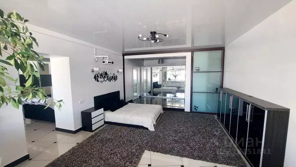 2-к кв. Приморский край, Владивосток ул. Станюковича, 48/2 (86.0 м) - Фото 0