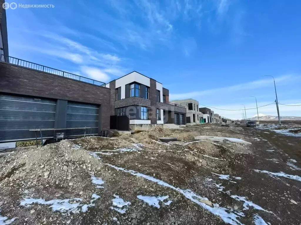 Дом в посёлок Термальный, улица Гончаренко (327.7 м) - Фото 1