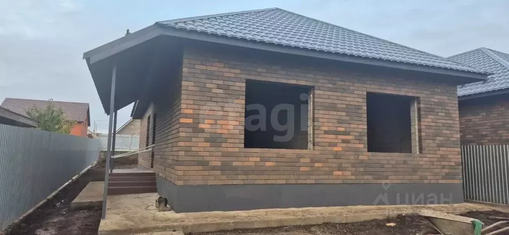 Дом в Оренбургская область, Оренбургский район, пос. Ленина ул. П.И. ... - Фото 1