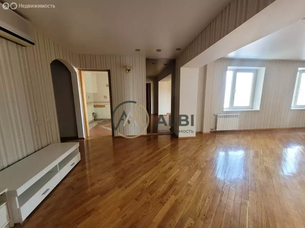 5-комнатная квартира: Уфа, проспект Октября, 33/1 (155.1 м) - Фото 1