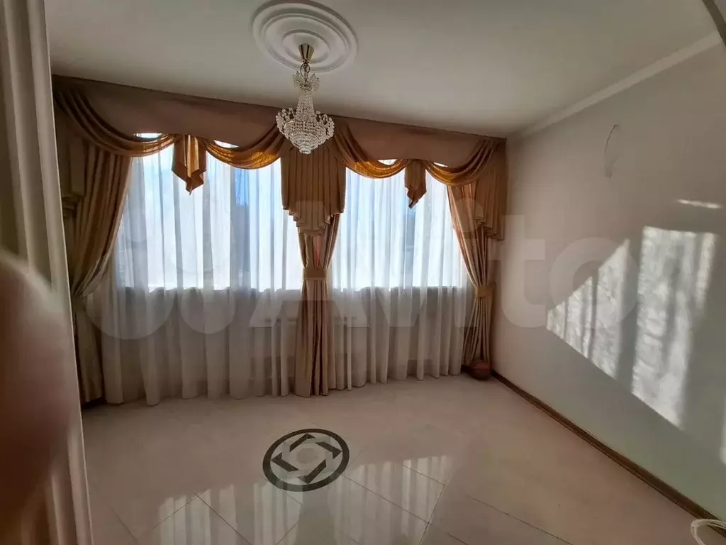 4-к. квартира, 140 м, 4/10 эт. - Фото 1