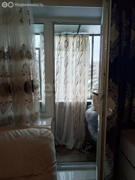 4-комнатная квартира: Альметьевск, улица Гафиатуллина, 9 (60.2 м) - Фото 1