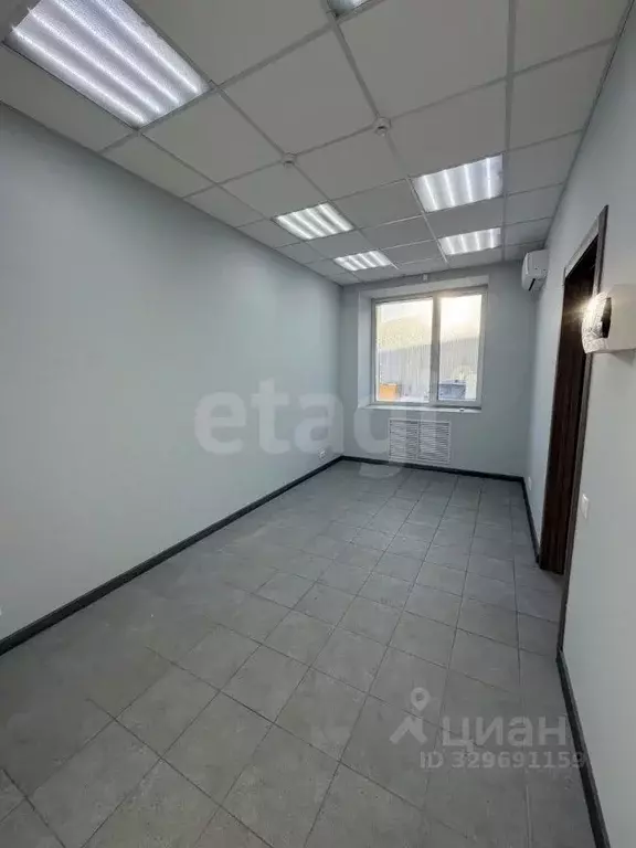 Офис в Тюменская область, Тюмень Авторемонтная ул., 49 (51 м) - Фото 1