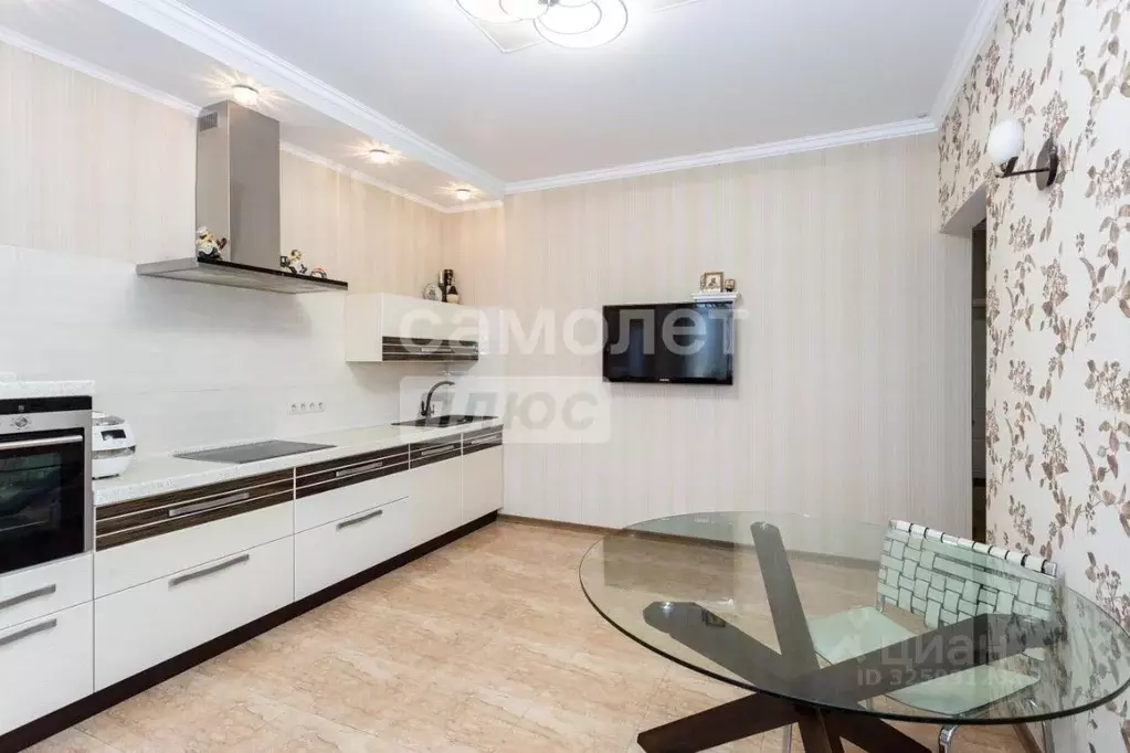 2-к кв. Тюменская область, Тюмень ул. Шиллера, 46к3 (98.0 м) - Фото 1