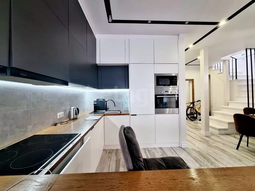 2-к кв. Краснодарский край, Геленджик Туристическая ул., 3 (88.0 м) - Фото 1