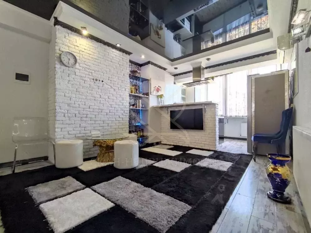 2-к кв. Ставропольский край, Пятигорск ул. Людкевича, 9к2 (70.6 м) - Фото 1