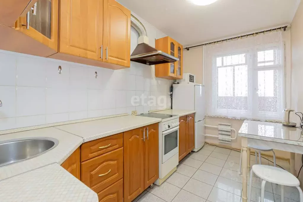 2-к кв. Тюменская область, Тюмень Молодежная ул., 70 (47.4 м) - Фото 2