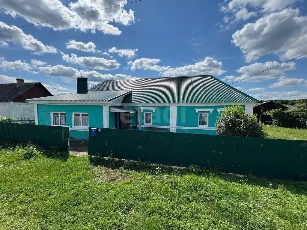 Дом в Липецкая область, Добровский муниципальный округ, с. ... - Фото 1