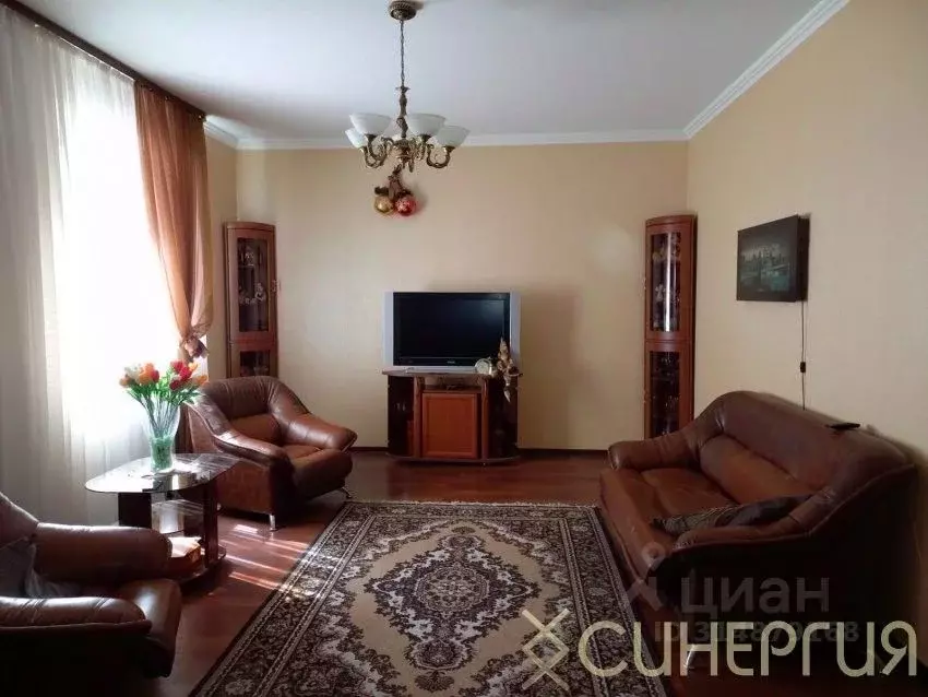 Дом в Ростовская область, Ростов-на-Дону Портовая ул., 45 (200 м) - Фото 0