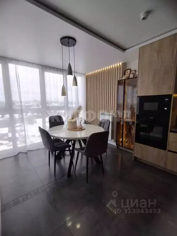 3-к кв. Томская область, Томск ул. Сергея Вицмана, 37 (104.0 м) - Фото 0