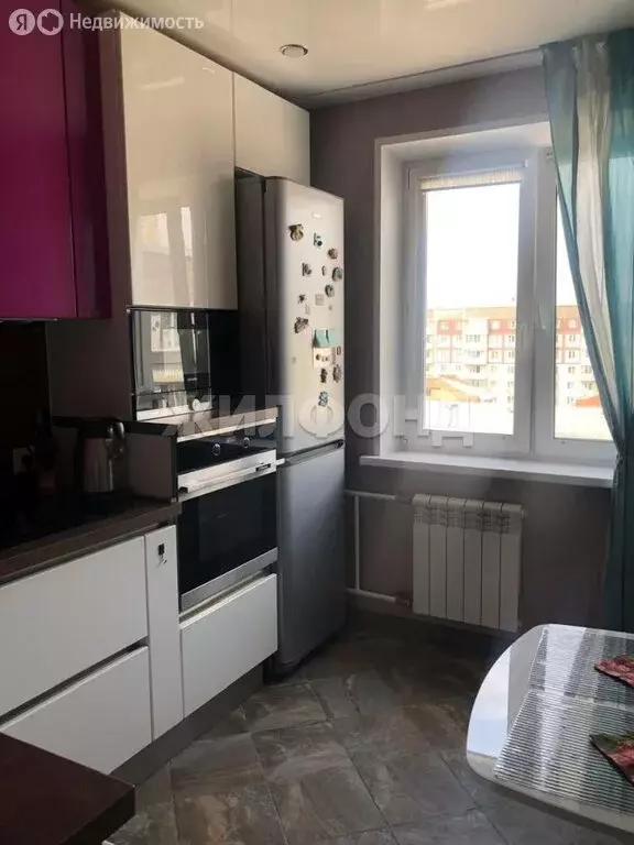 3-комнатная квартира: Красноярск, микрорайон Взлётка, улица Батурина, ... - Фото 0