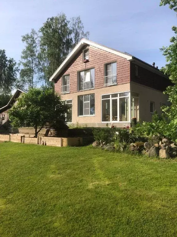 Дом в Ленинградская область, Выборгский район, Рощинское городское ... - Фото 1