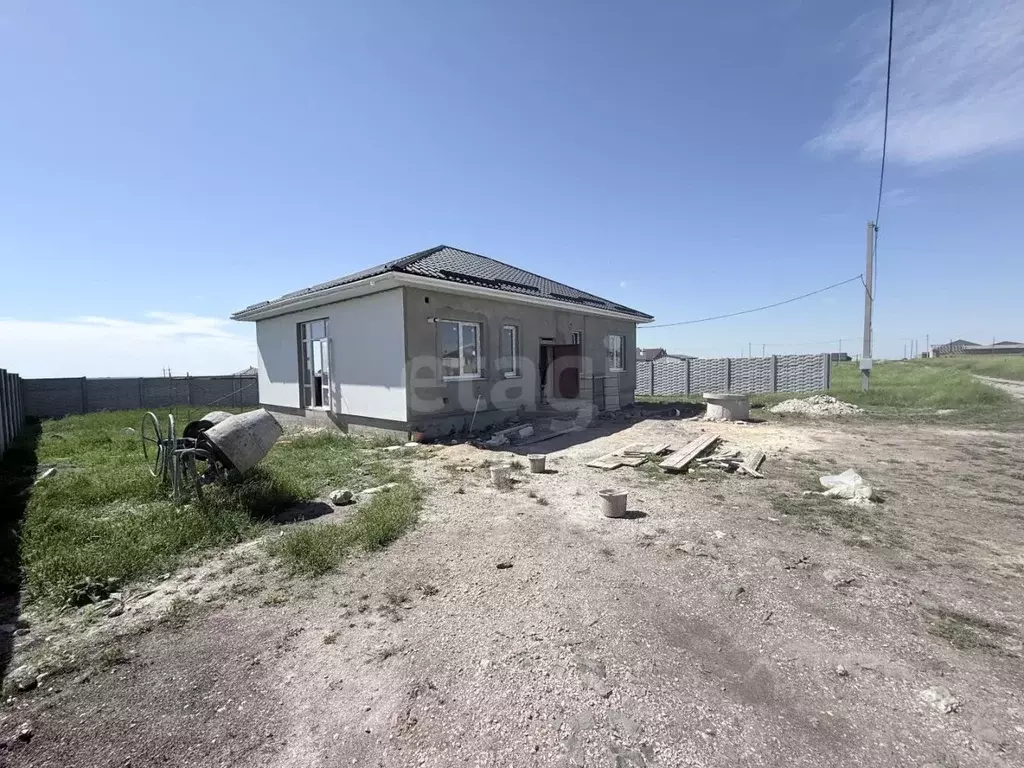 Дом в Крым, Симферопольский район, с. Трудовое ул. Футболистов (115 м) - Фото 2
