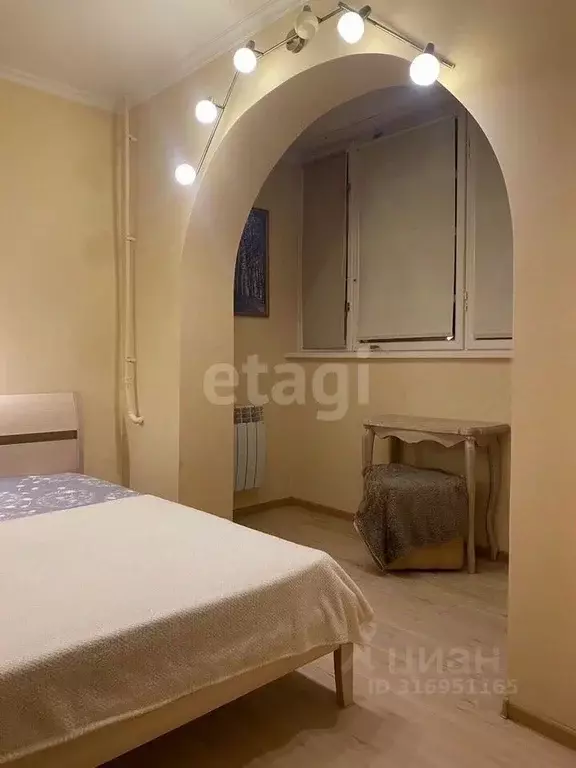 3-к кв. Белгородская область, Белгород ул. 5 Августа, 1 (65.3 м) - Фото 0