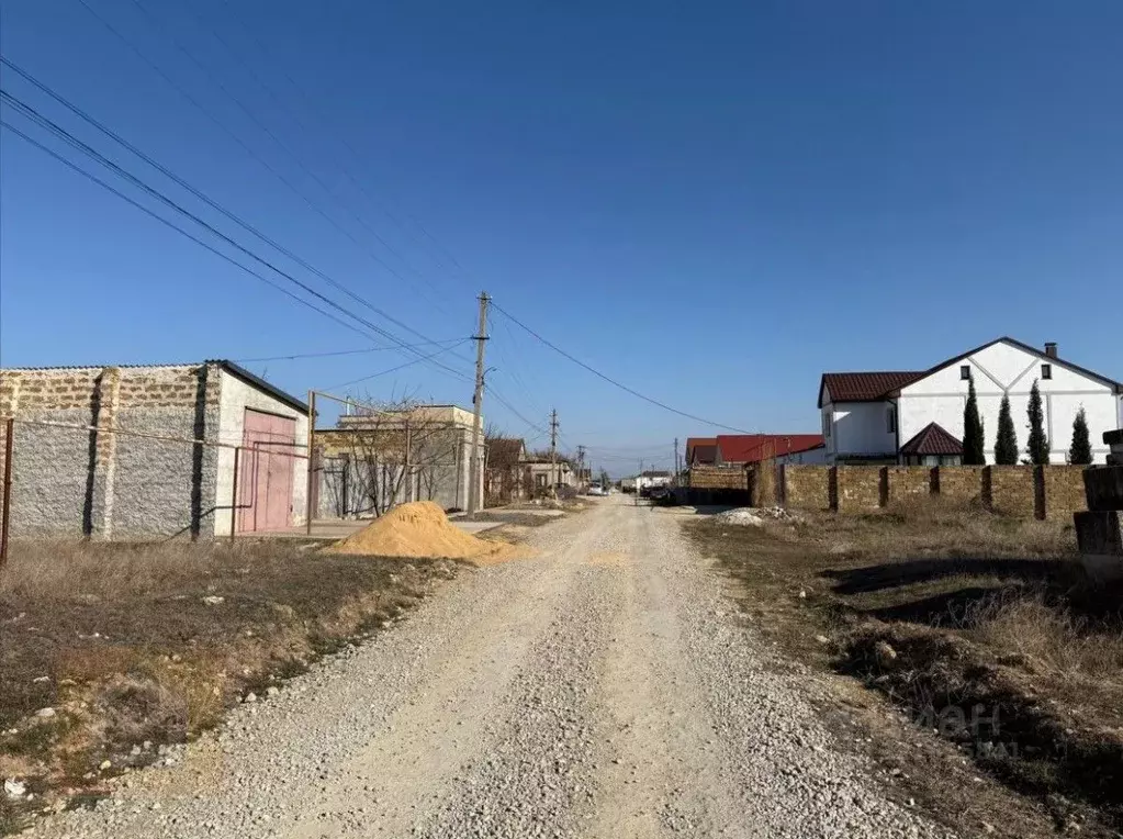Участок в Крым, Сакский район, с. Суворовское ул. Верхняя, 27 (8.0 ... - Фото 0