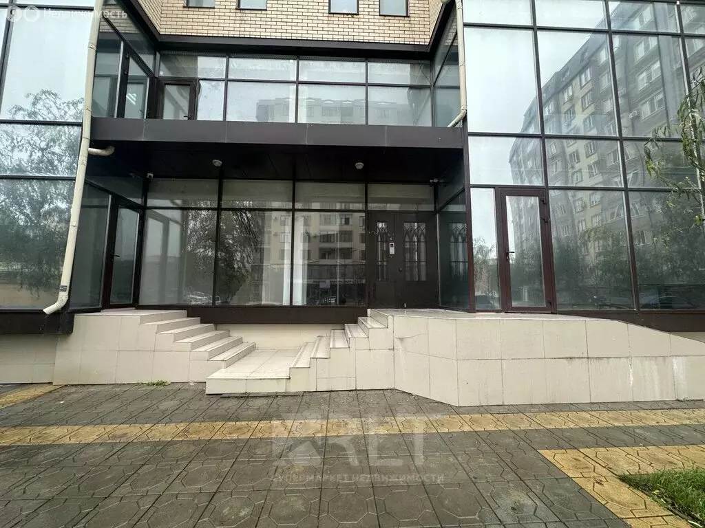 2-комнатная квартира: Махачкала, улица Ирчи Казака, 53Гк4 (81.1 м) - Фото 1