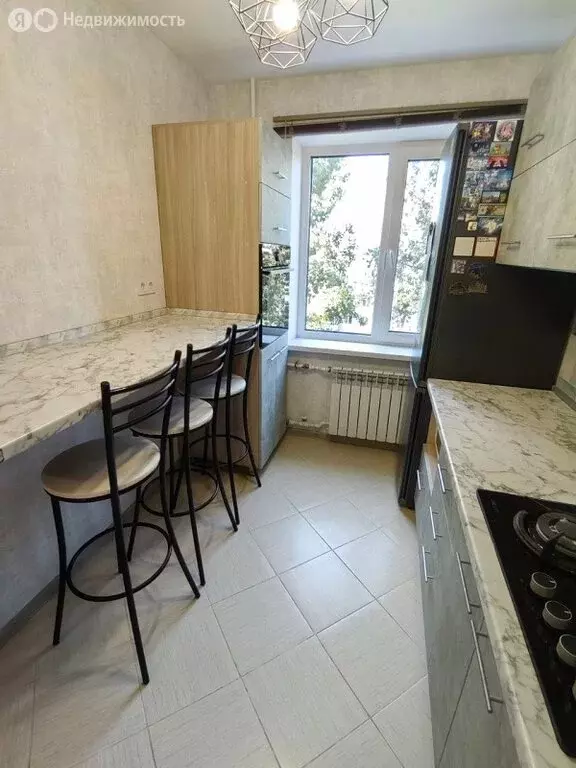 3-комнатная квартира: Энгельс, улица Льва Кассиля, 16 (63 м) - Фото 1