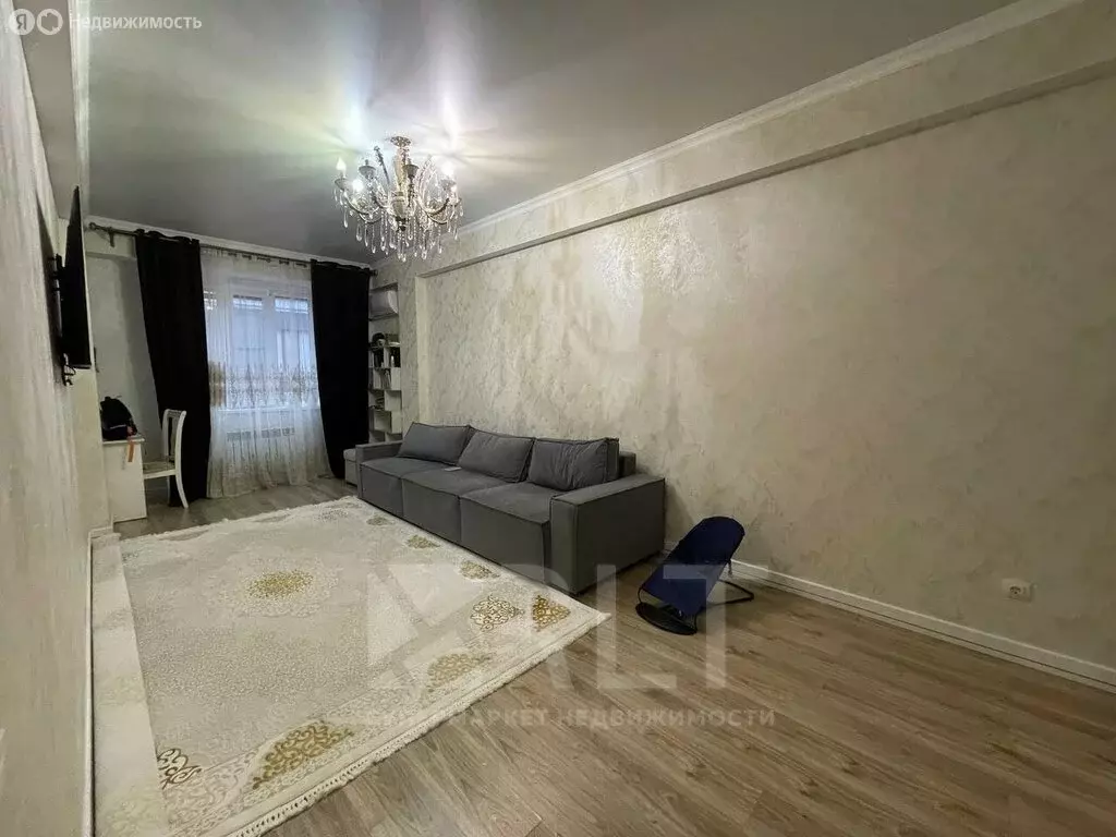 2-комнатная квартира: Махачкала, Кадарская улица, 38 (71 м) - Фото 1