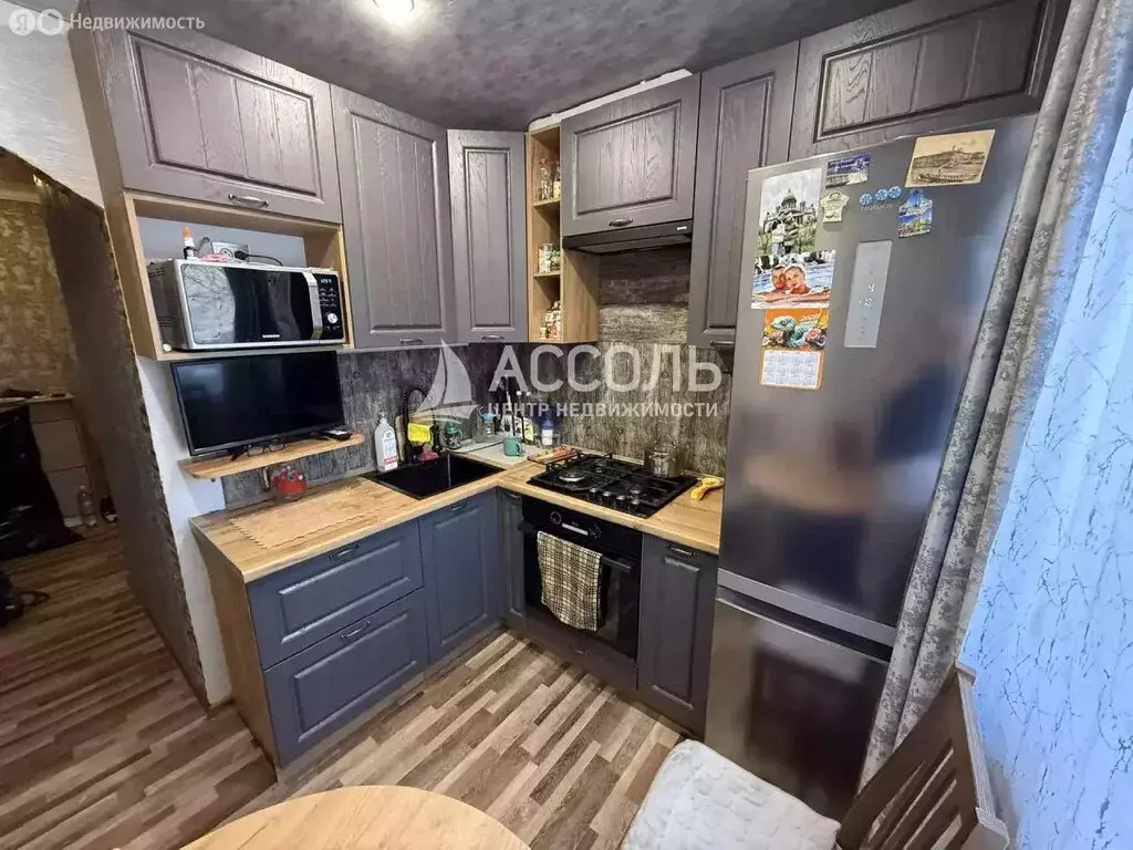 3-комнатная квартира: Омск, улица 50 лет ВЛКСМ, 1 (59 м) - Фото 1