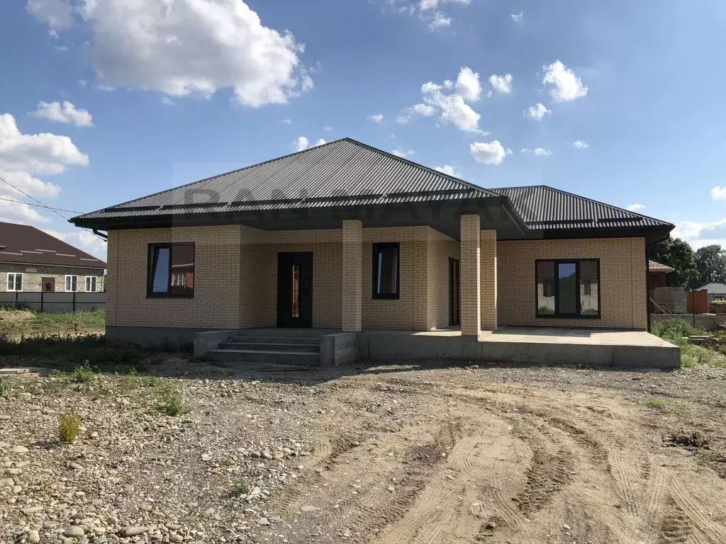 Дом в Адыгея, Майкопский район, Победенское с/пос, пос. Удобный ул. ... - Фото 0