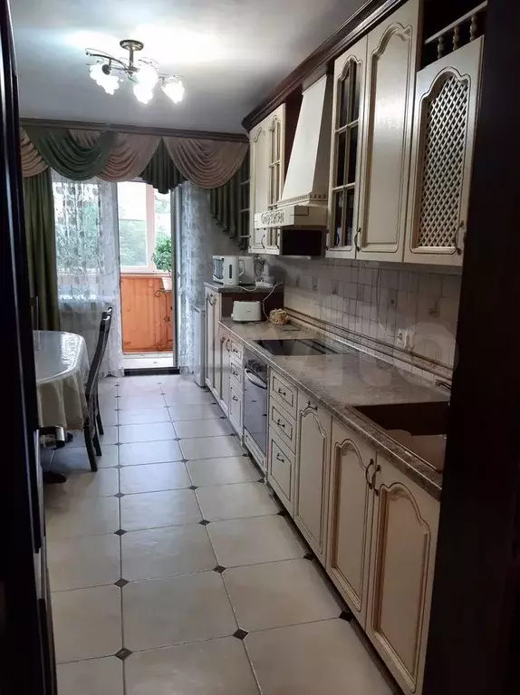 2-к. квартира, 70 м, 2/13 эт. - Фото 0