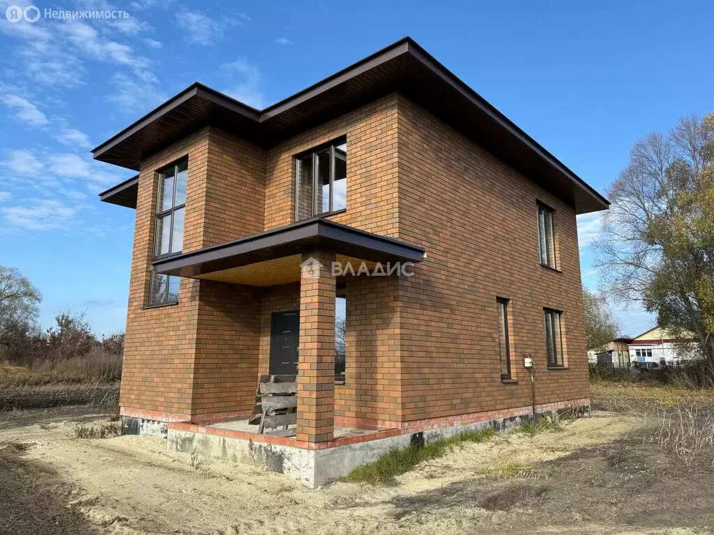 Дом в Засечный сельсовет, село Лебедёвка, Спортивная улица, 1 (168 м) - Фото 0