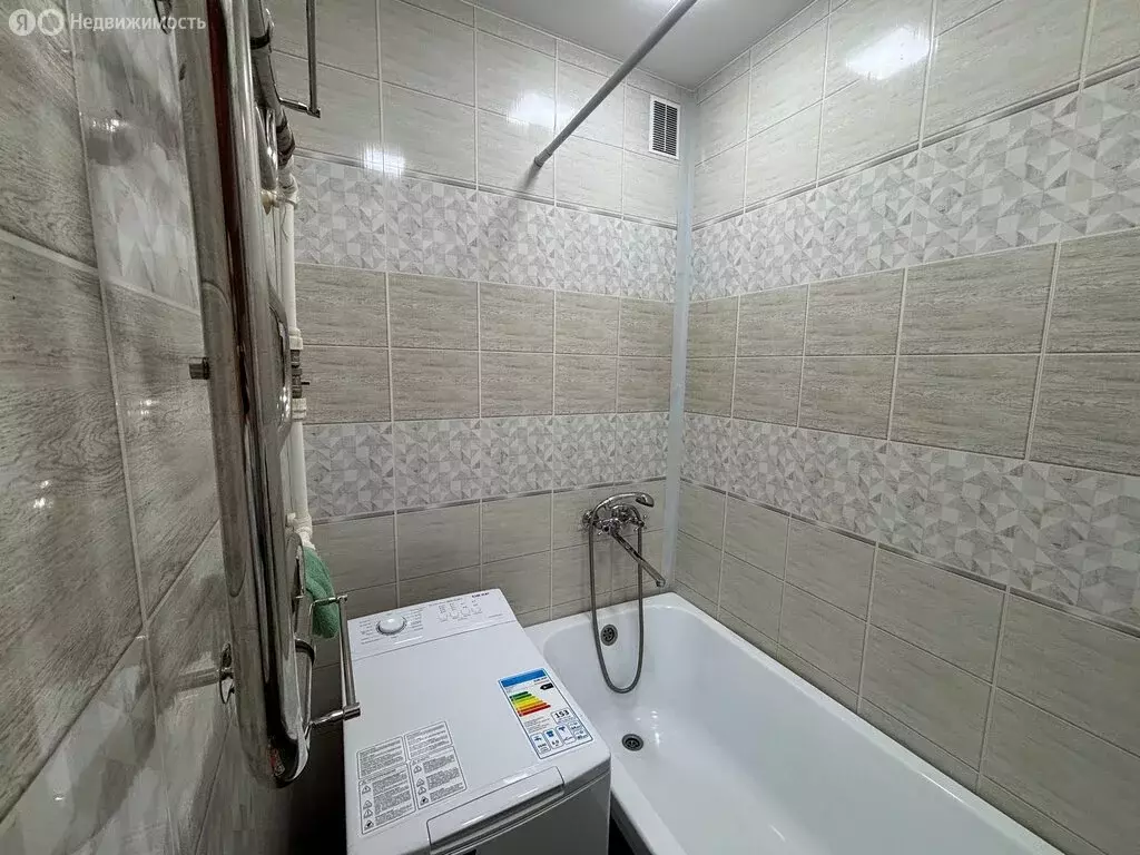 2-комнатная квартира: Мыски, микрорайон Притомский, 17-й квартал, 11 ... - Фото 1