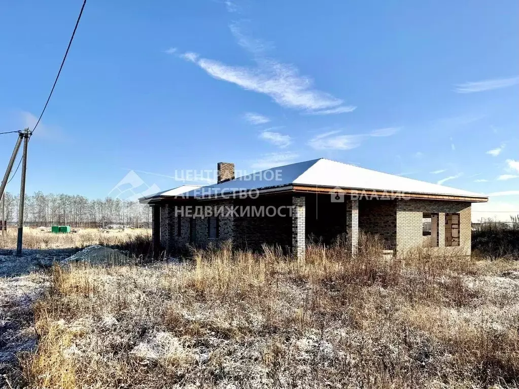 Дом в Рязанская область, Рязанский муниципальный округ, д. Рожок ул. ... - Фото 1