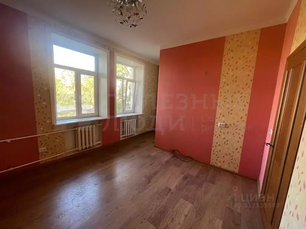 3-к кв. Новгородская область, Боровичи 1 Мая пл., 1 (64.5 м) - Фото 1