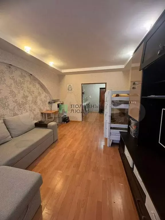 1-к. квартира, 46 м, 1/10 эт. - Фото 0