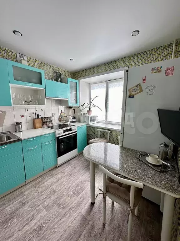 2-к. квартира, 42,7 м, 2/5 эт. - Фото 0
