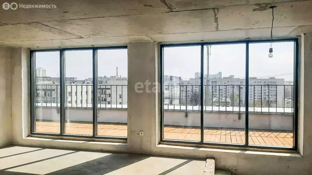3-комнатная квартира: Екатеринбург, улица Войкова, 15 (220 м) - Фото 0