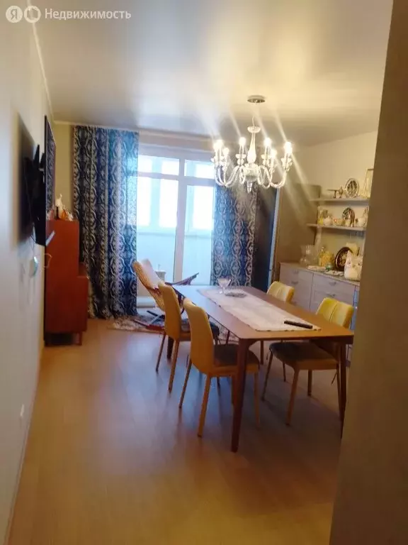 2-комнатная квартира: Тюмень, улица Льва Толстого, 64 (84.2 м) - Фото 1