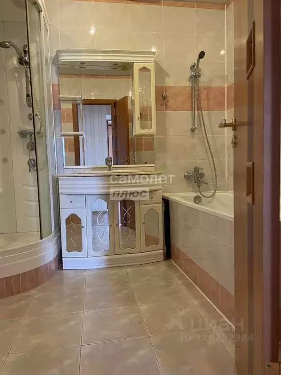 4-к кв. Липецкая область, Липецк ул. Имени Мичурина, 22А (128.9 м) - Фото 1