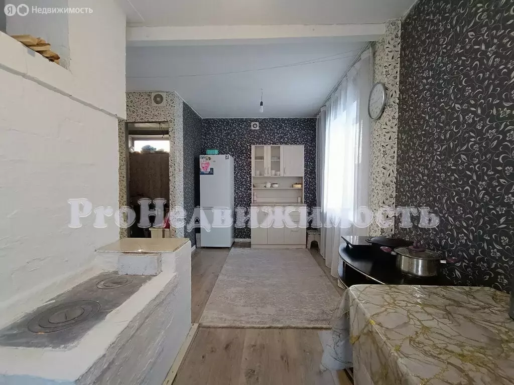 Дом в Кызыл, улица Василия Дёмина (216.1 м) - Фото 1