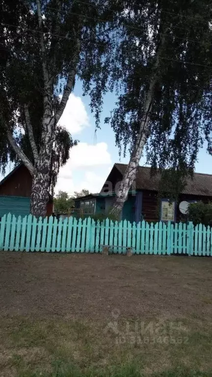 Дом в Алтайский край, Целинный район, с. Сухая Чемровка Луговая ул. ... - Фото 0