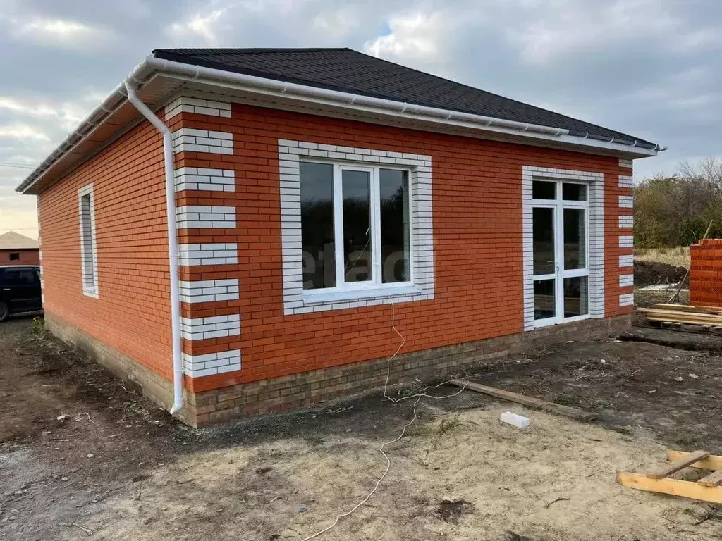 Дом в Ростовская область, Неклиновский район, с. Новобессергеневка ул. ... - Фото 1