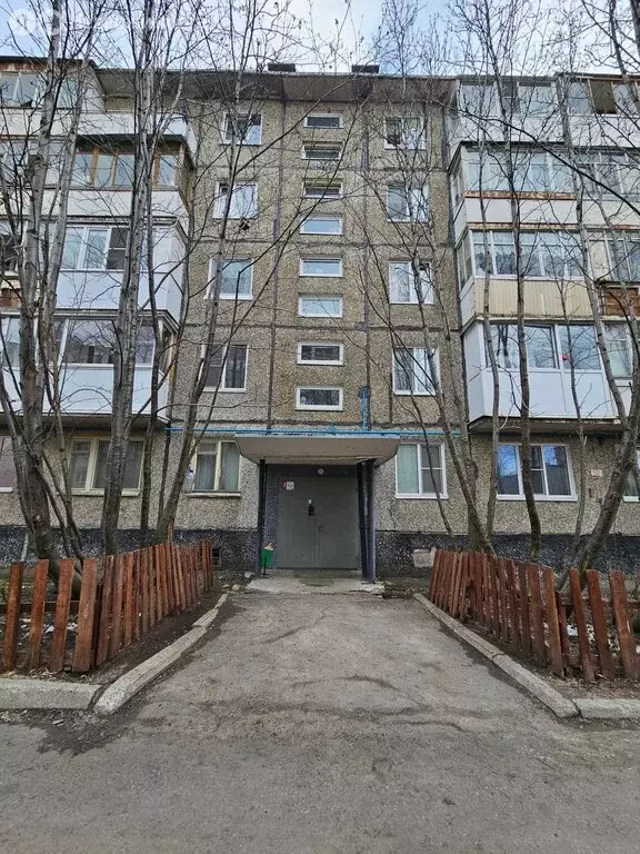 2-комнатная квартира: Мурманск, улица Академика Книповича, 39к3 (43.5 ... - Фото 0