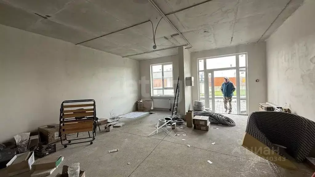 Офис в Крым, Симферопольский район, с. Мирное ул. Славы (49 м) - Фото 1